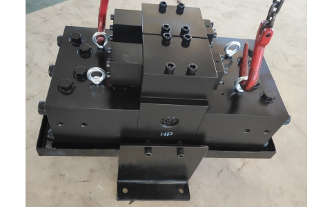 金剛石壓機(jī)雙聯(lián)往復(fù)增壓器80型