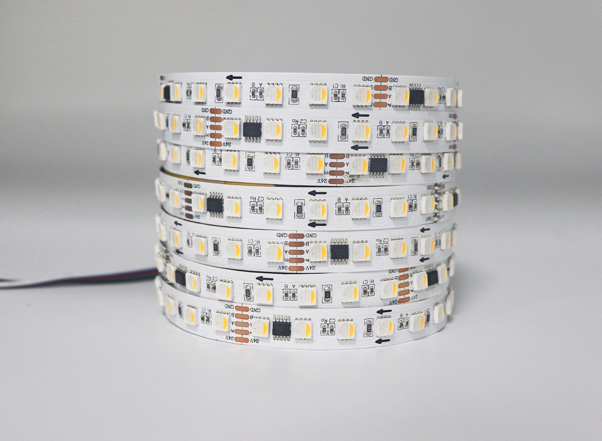 UCS512H4L  5050RGBW  12段84燈 24V