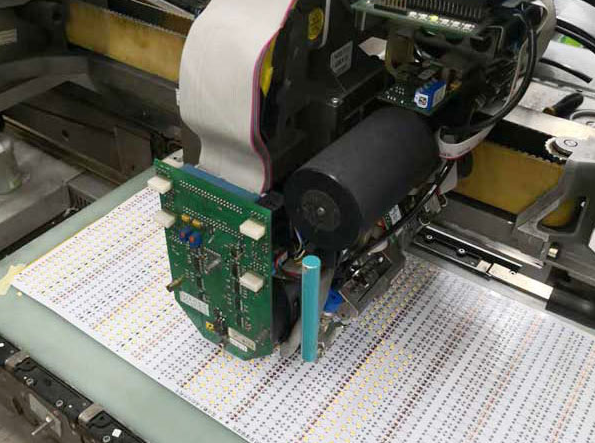 SMT貼片加工中焊接的特點(diǎn)(圖1)